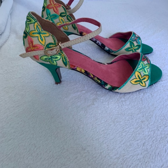 Embroidery sandal - Picture 5 of 5